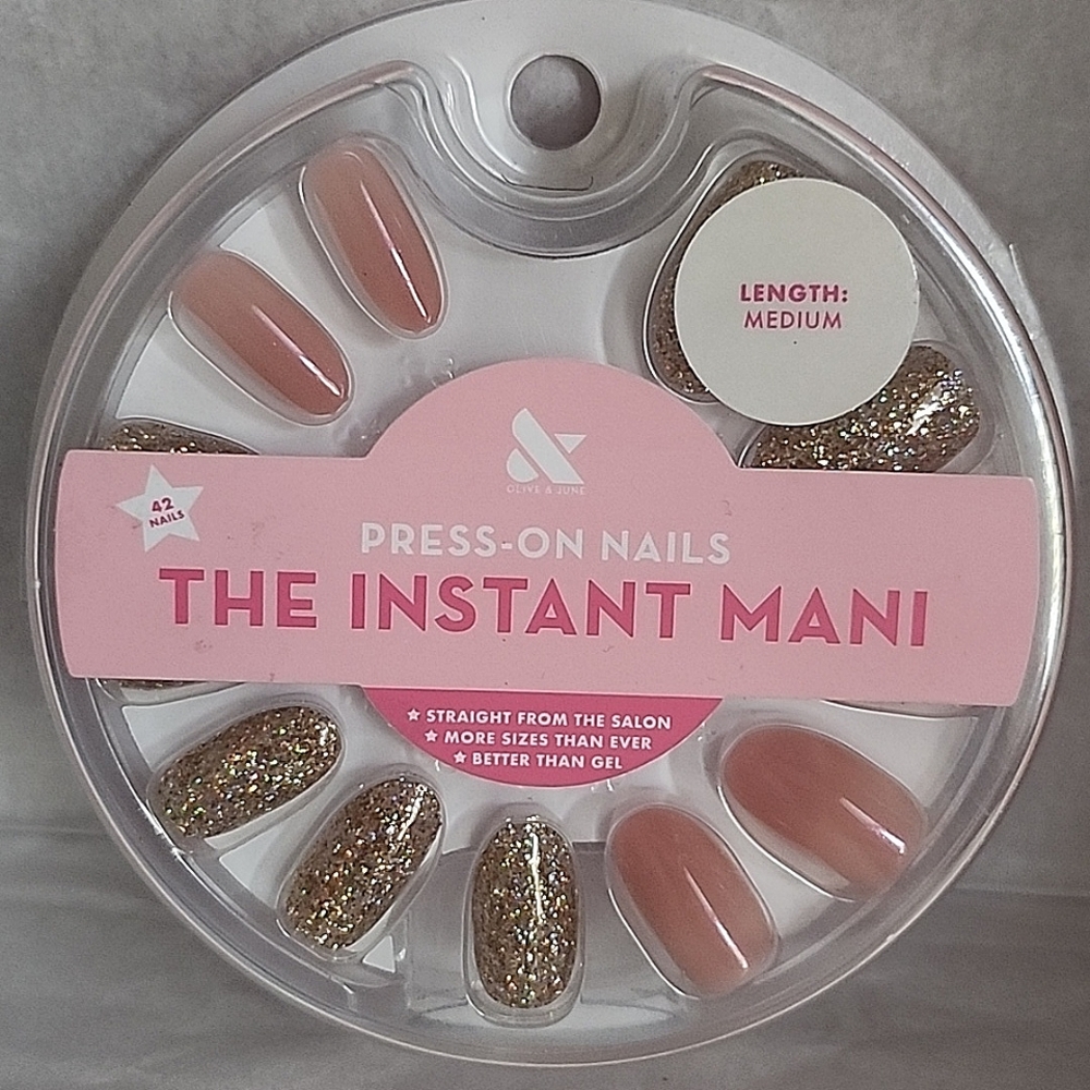 The Instant Mani Press On Nails(Medium)